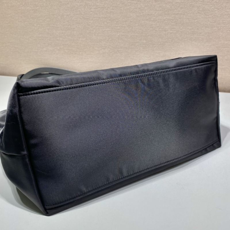 Pra*a tote bags